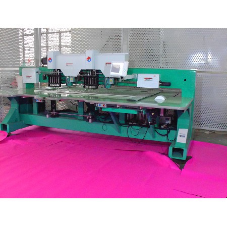 冲孔缝制一体机