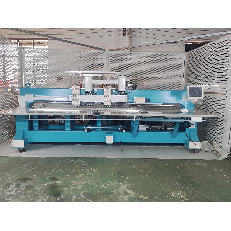 冲孔绣花一体机