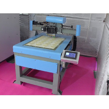 定台数码冲孔机